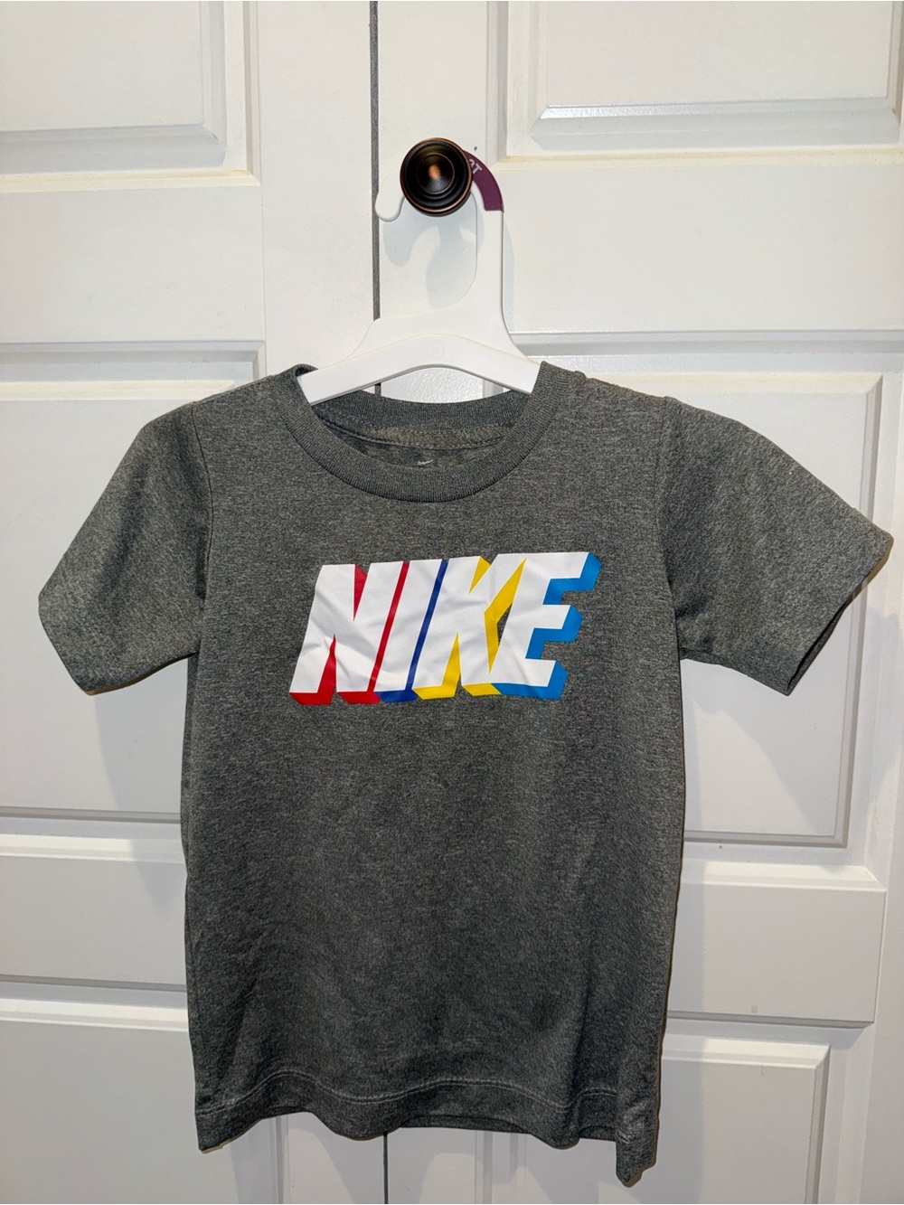 ❤️‍🔥FWP ~Nike Kids Gray Short Sleeve Tee with Multicolor Logo